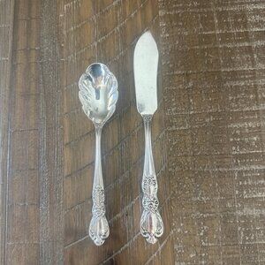 1847 Rogers Bros Heritage Sugar Spoon and Butter Knife Silverplate Vintage 1953